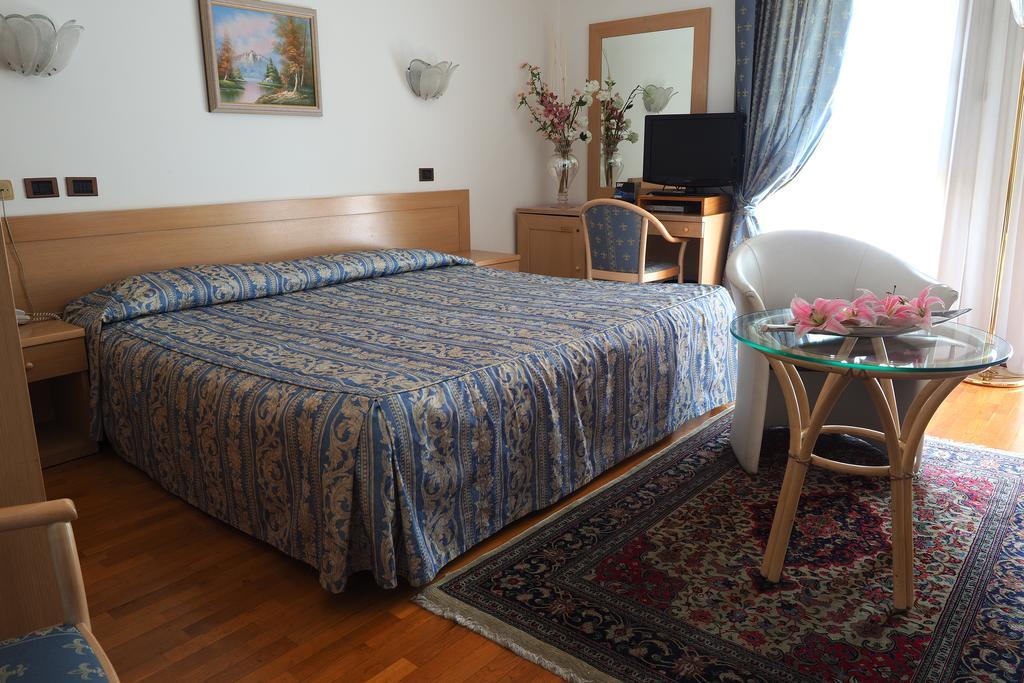 Hotel Spresiano ภายนอก รูปภาพ