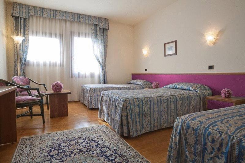 Hotel Spresiano ภายนอก รูปภาพ